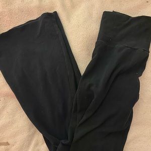 Black yoga pants